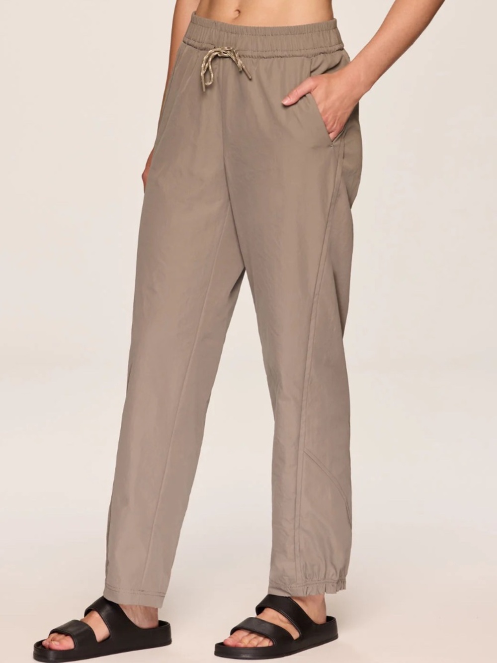 NWOT Size XL Avalanche Trek It Wide Leg Jogger in Driftwood